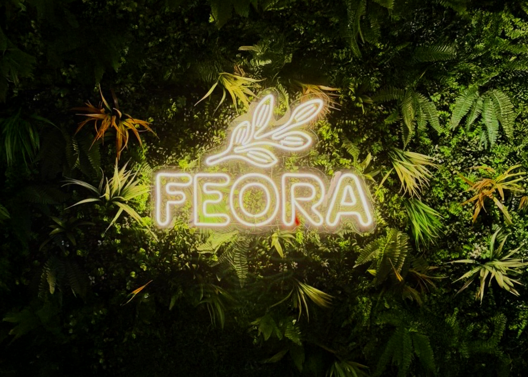 feora neon light
